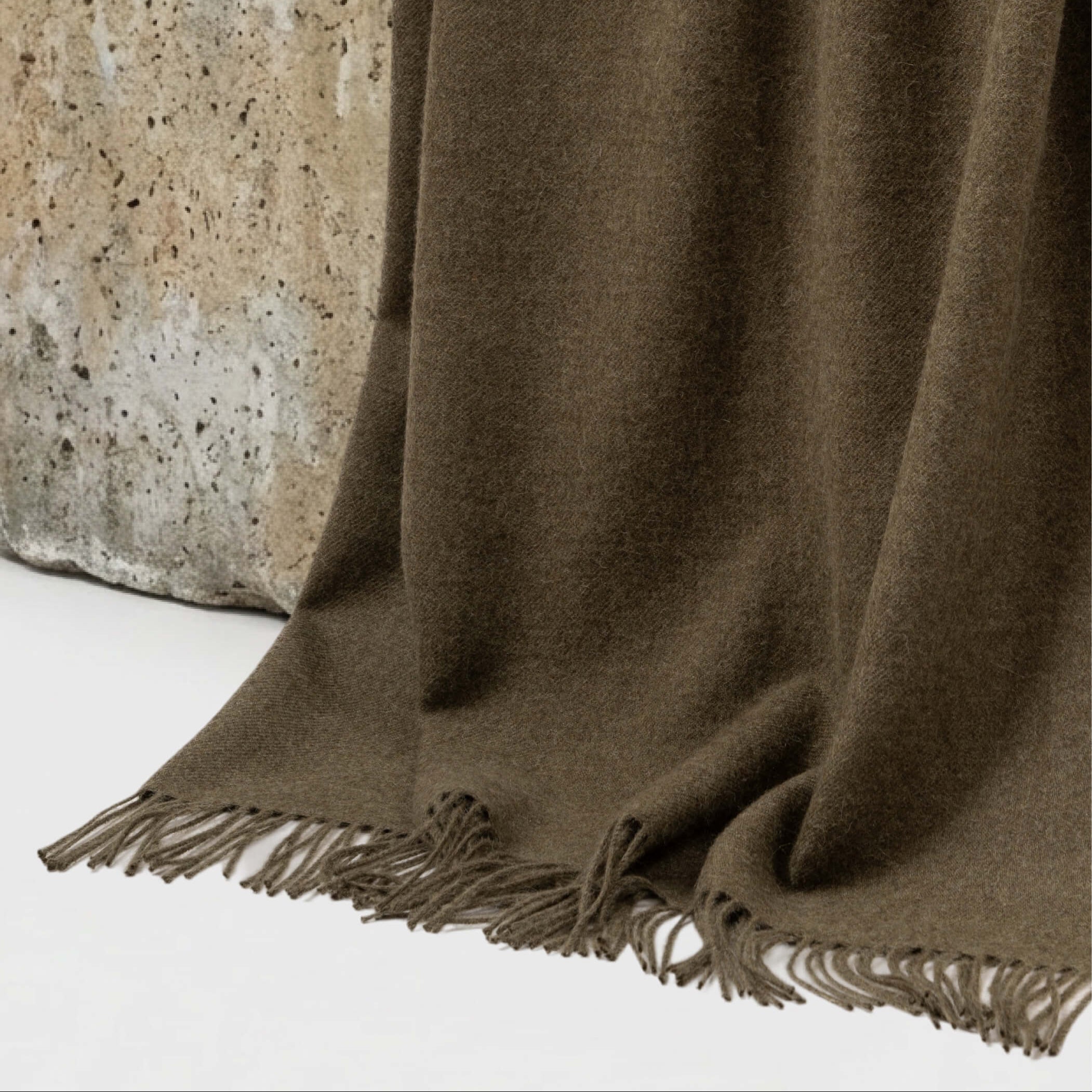 Baby Alpaca Throw Melange Olive
